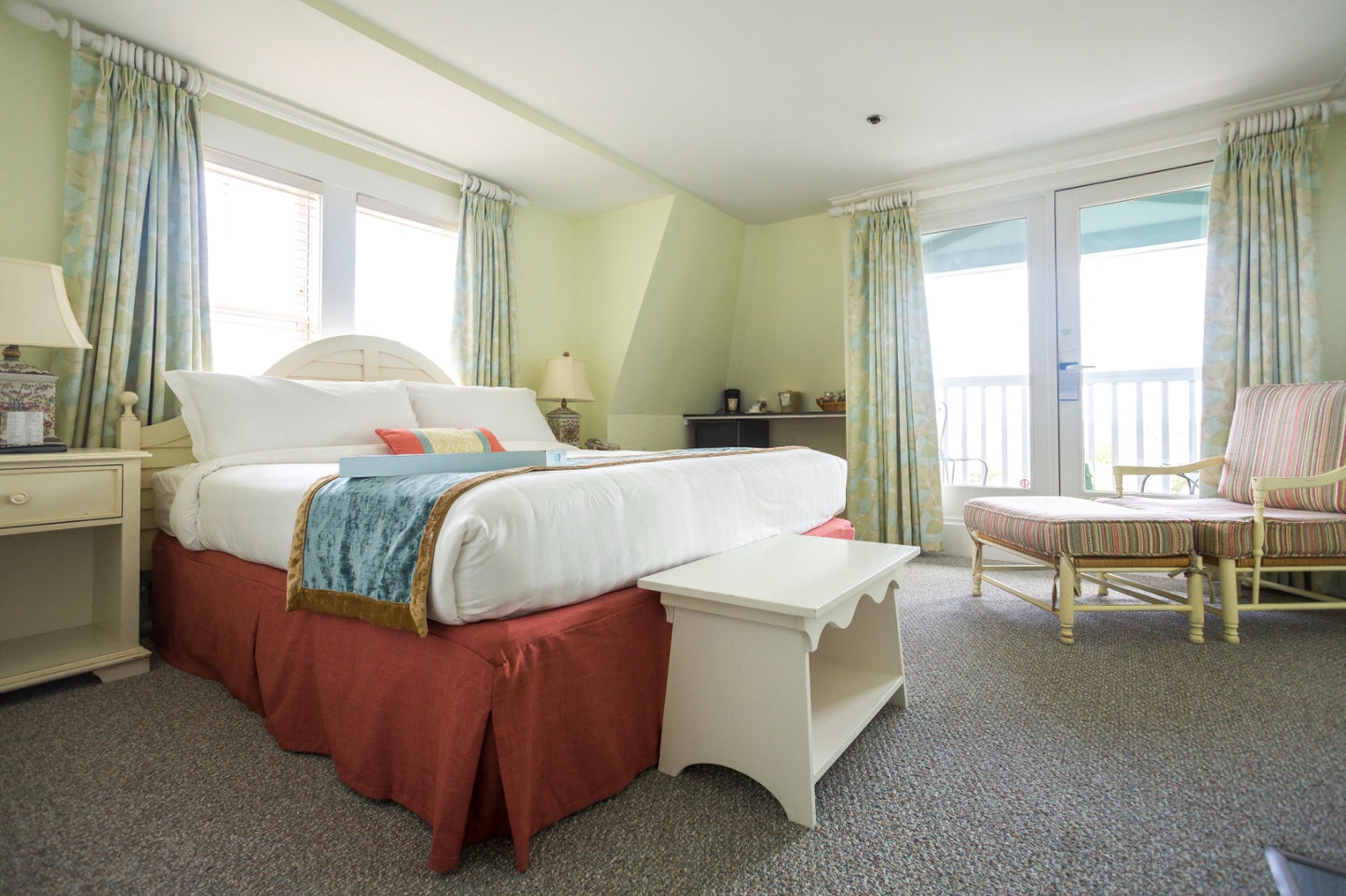 Mansion House King Waterview Package