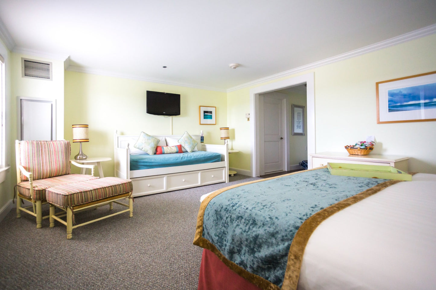 Mansion House King Bedroom w Sleeper ADA Package