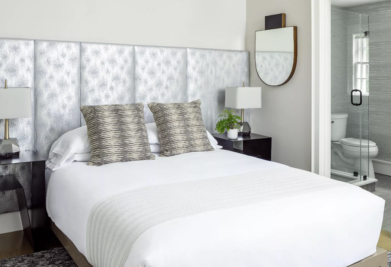 Richard Queen Balcony Room Package