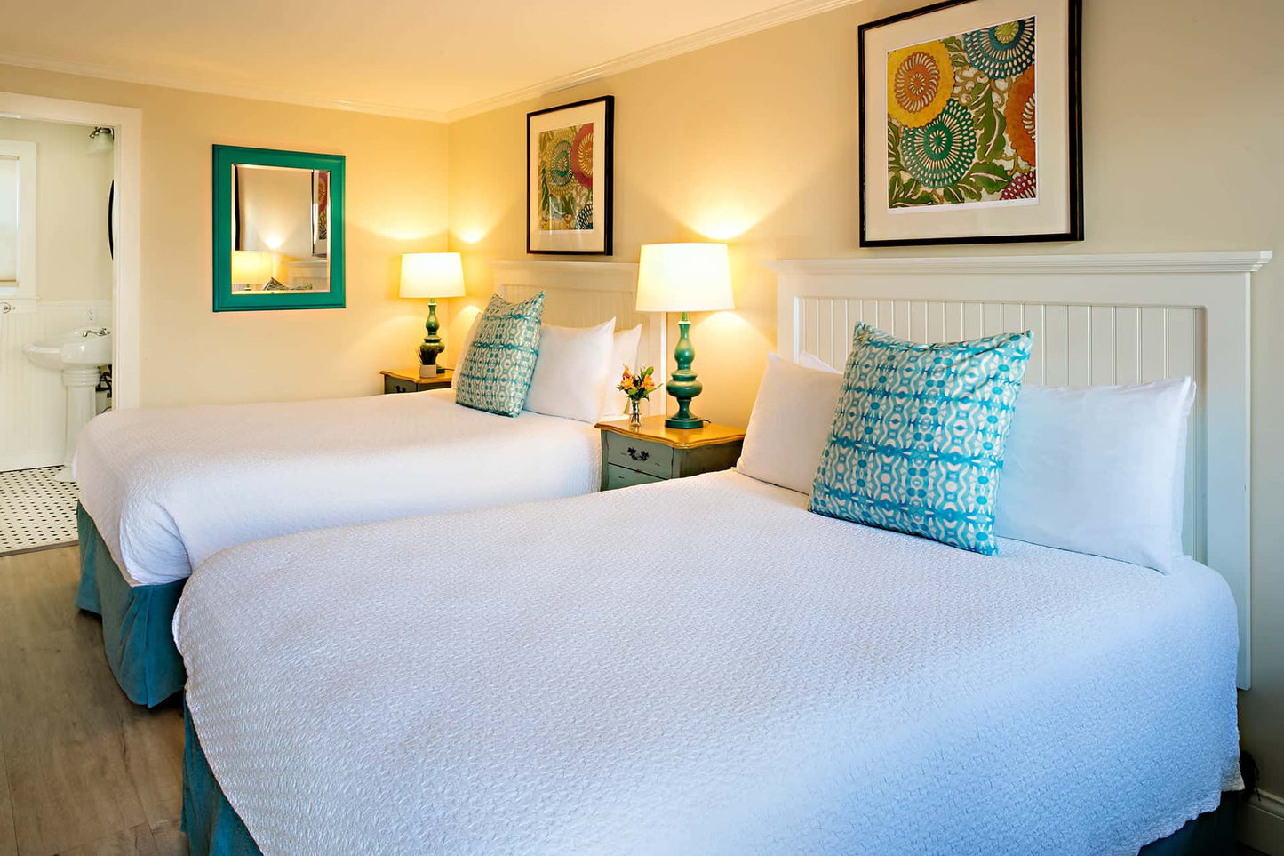 Madison Inn Room 8 Large 2 Queens Package