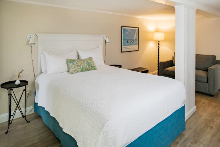 Madison Inn Room 16 Kitchenette Queen Package