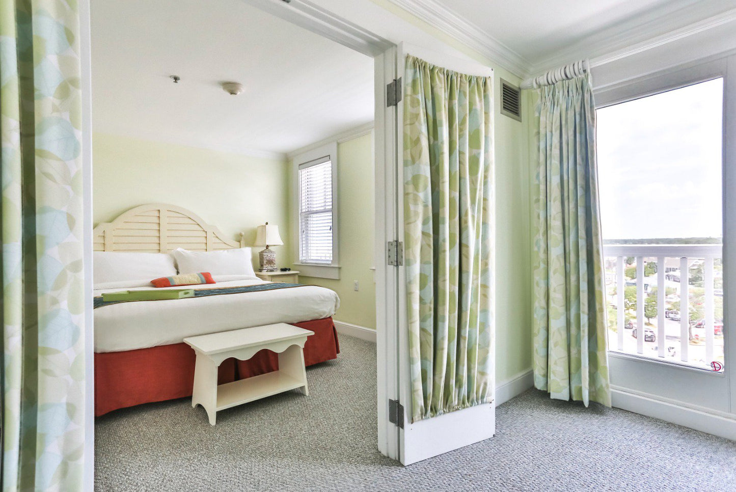 King Deluxe Suite Check-in/Check-out Information