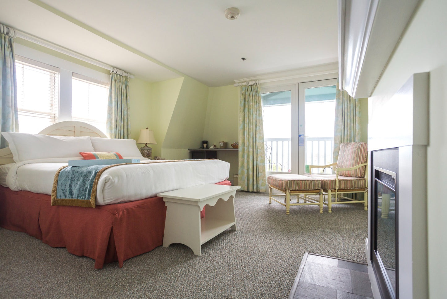 King Waterview with Sleeper Check-in/Check-out Information